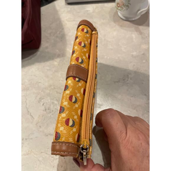 Nine & Co. Nine West Women’s Trifold Wallet Gold with Circles Brown Trim 7.5x4.5 - Picture 3 of 10